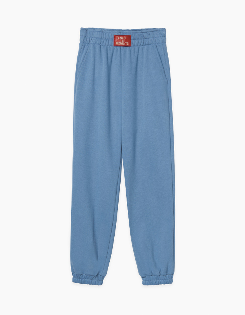 Вид спереди