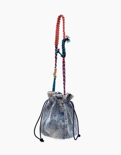 Вид спереди